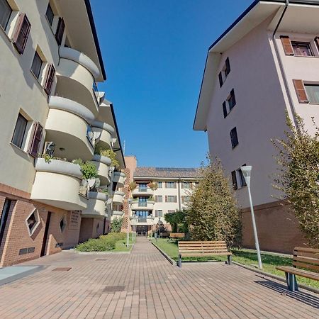 Milan Forum Camelia Guesthouse Assago Exterior photo