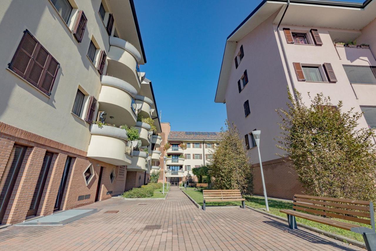 Milan Forum Camelia Guesthouse Assago Exterior photo